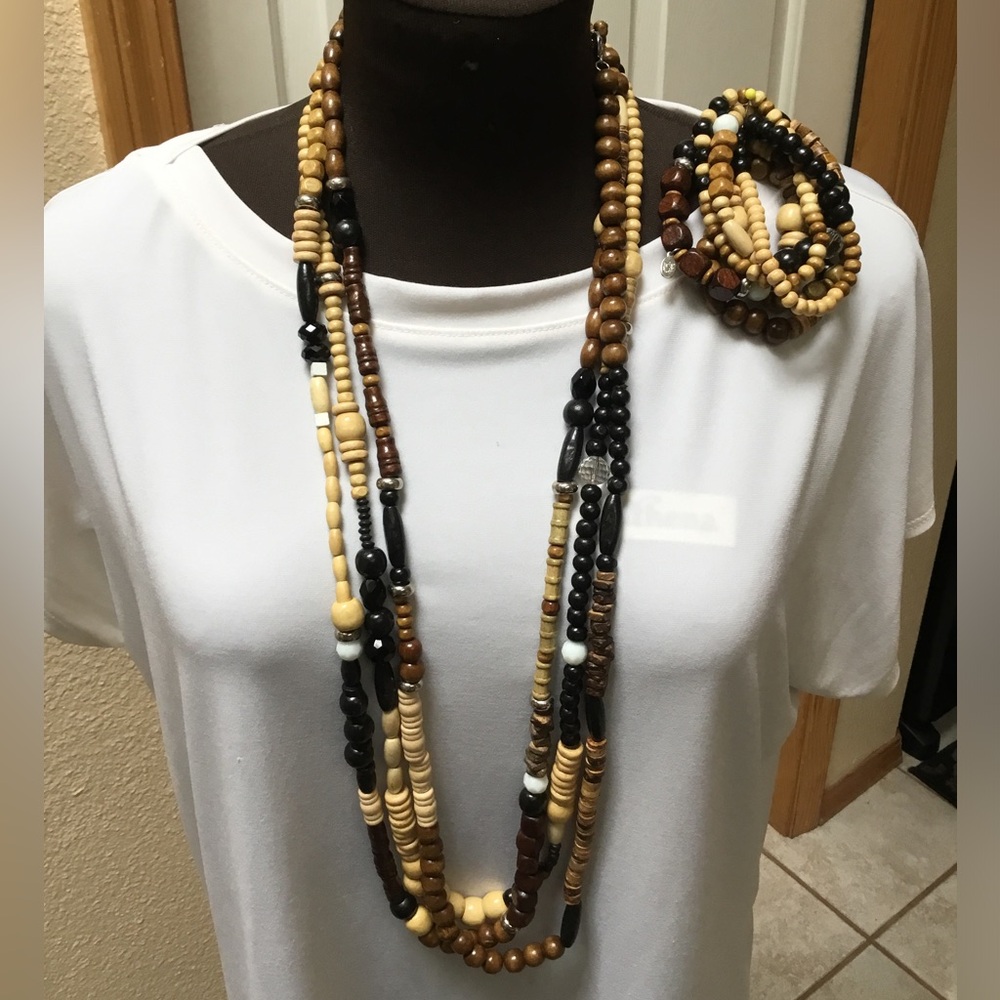 Cookie Lee Wood Necklaces & Bracelets Set.